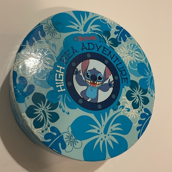 Disney Accessories - Disney Pins DCL Stitch’s High Sea Adventure Flower Lei Box of 5 Pins